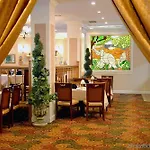 Best Western Plus Grosvenor Airport Hotel 