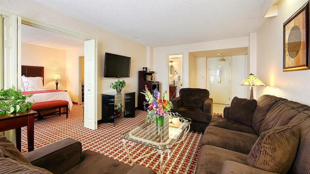 Best Western Plus Grosvenor Airport 3*