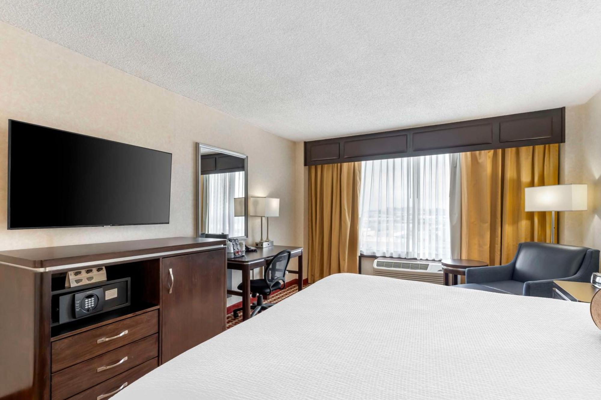 Hotel Western Grosvenor Airport 3*