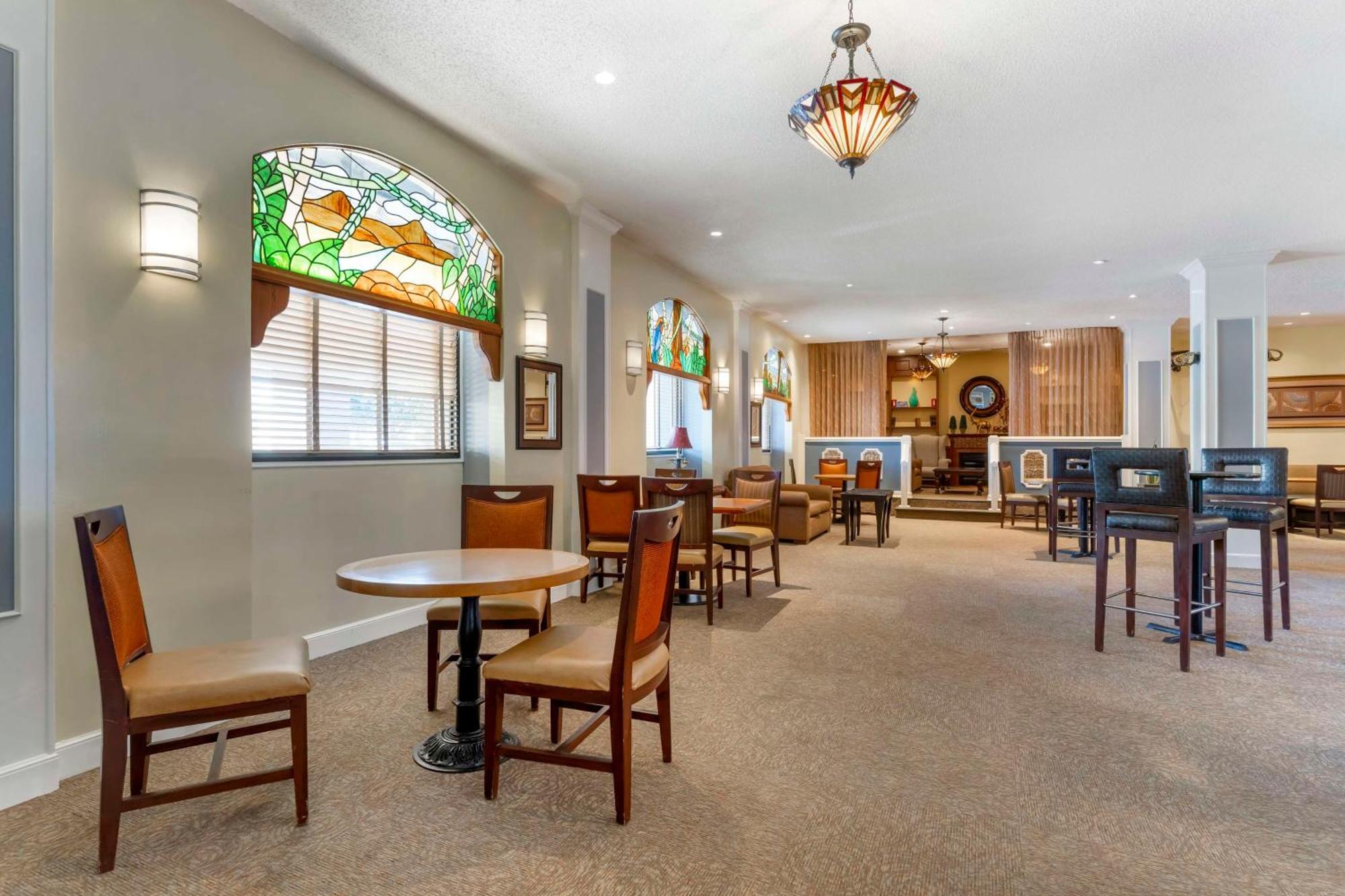 Hotel Western Grosvenor Airport 3*
