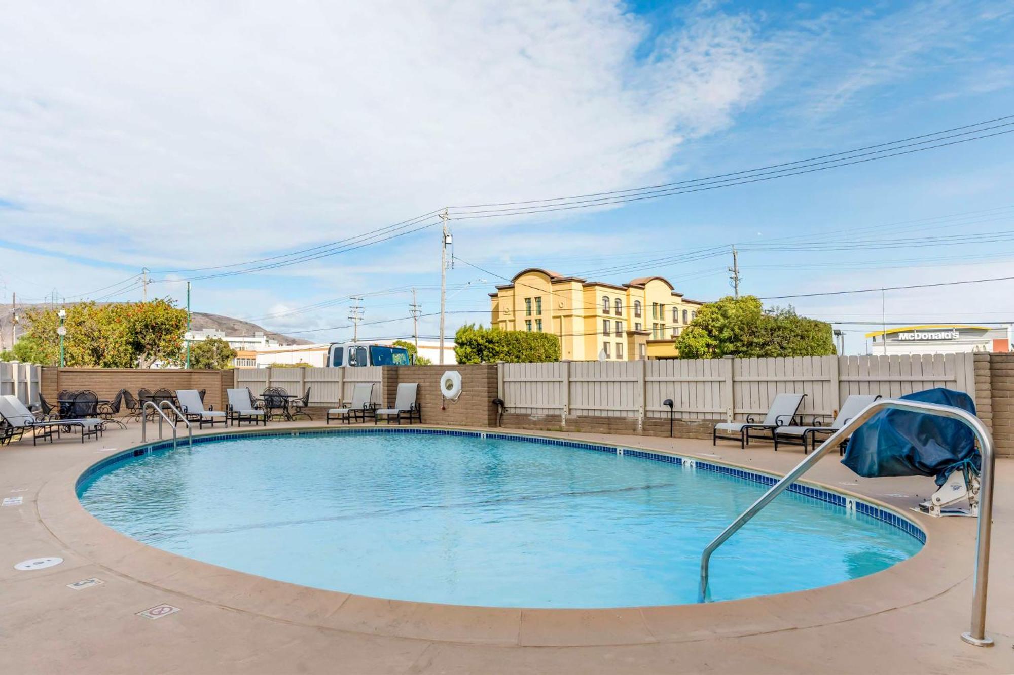 Hotel Western Grosvenor Airport 3*